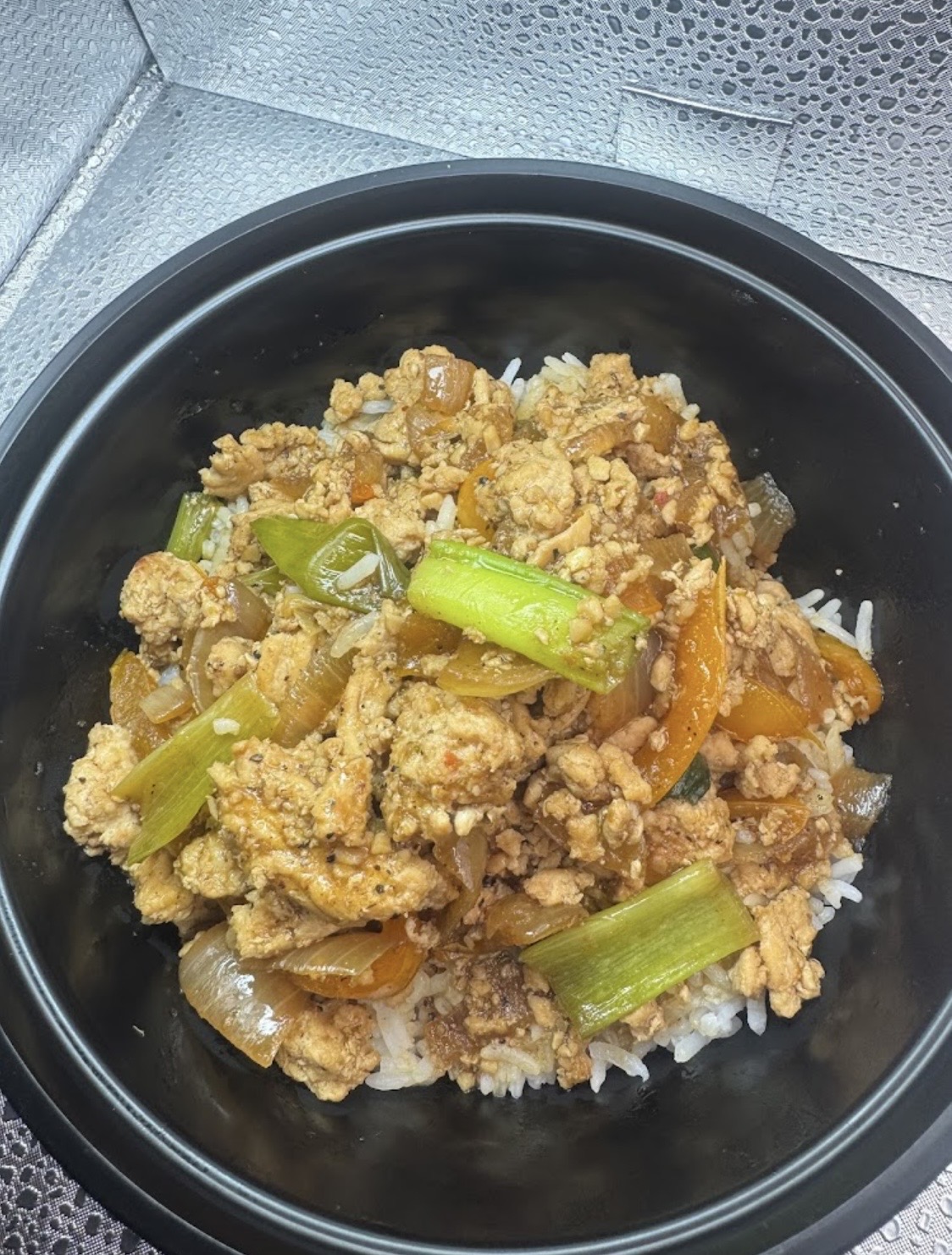 Pepper steak style chicken rice bowl
